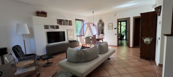 5 bedrooms House in Castellanza, Italy No. 361249 10