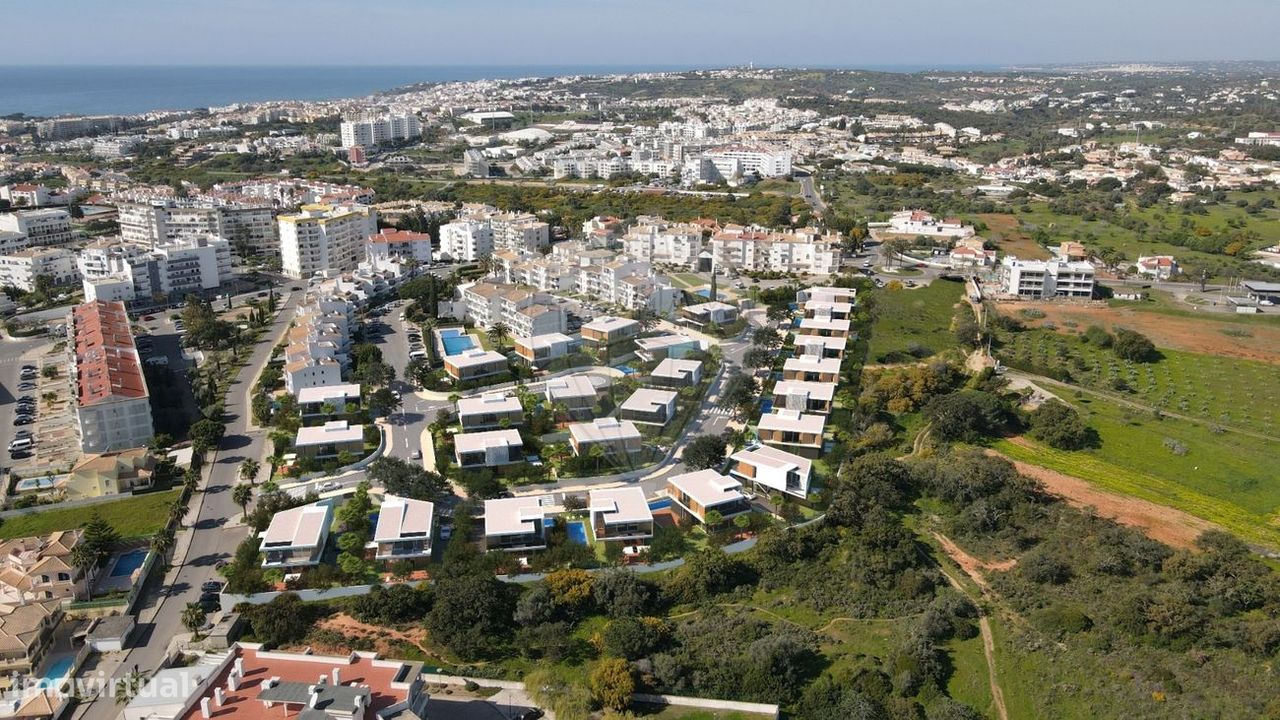 559m² Land in Albufeira, Portugal No. 156315