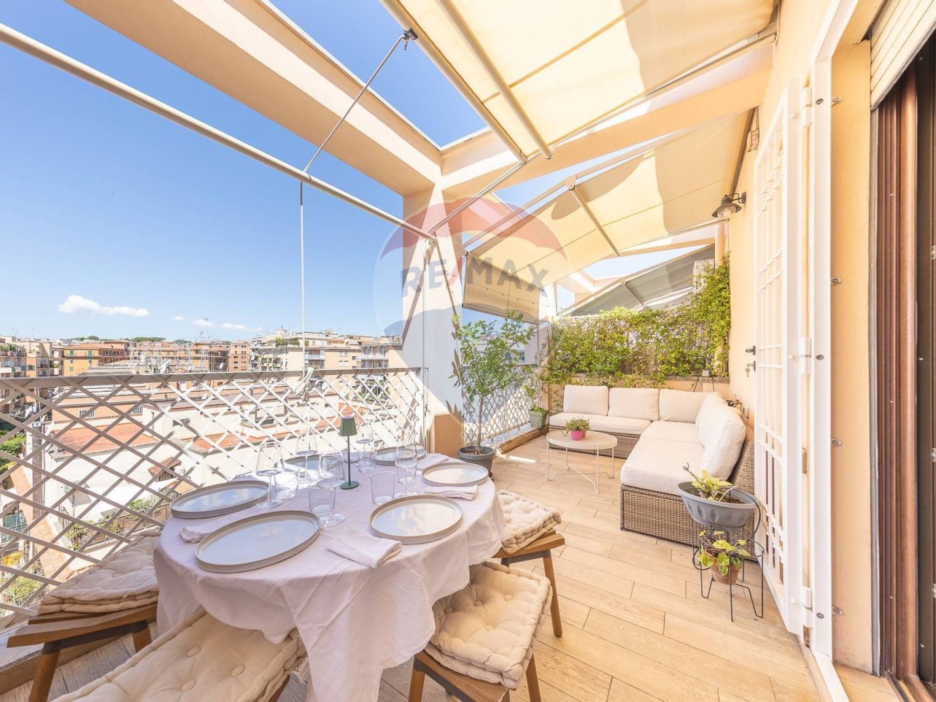 Пентхаус с 2 спальнями в Рим, Италия № 348003