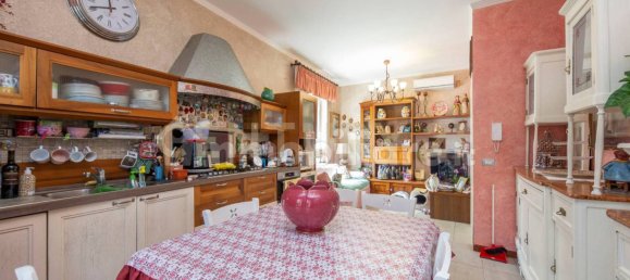 Apartamento de 2 dormitorios en Catania, Italy No. 320244 24