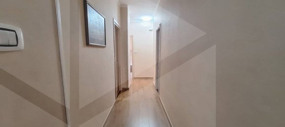 4-salle Appartement à Naples, Italy No. 34530 18