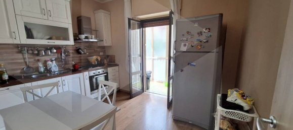 4-salle Appartement à Naples, Italy No. 34530 4