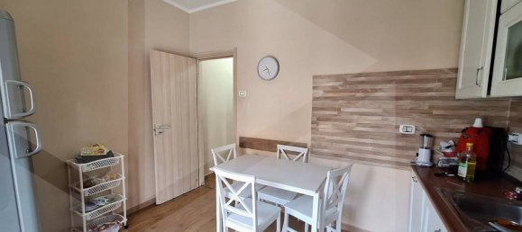 4-salle Appartement à Naples, Italy No. 34530 21