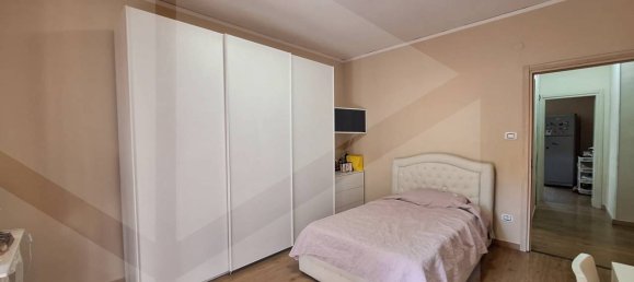 4-salle Appartement à Naples, Italy No. 34530 26