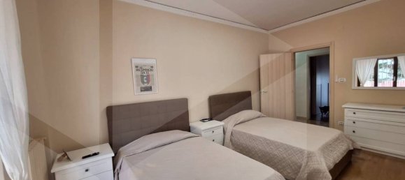 4-salle Appartement à Naples, Italy No. 34530 14