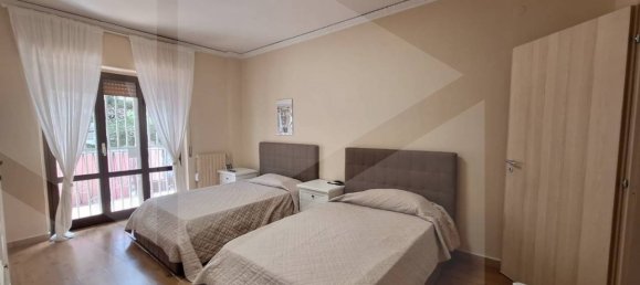 4-salle Appartement à Naples, Italy No. 34530 17