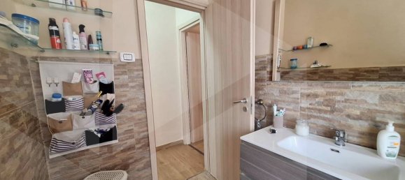 4-salle Appartement à Naples, Italy No. 34530 12