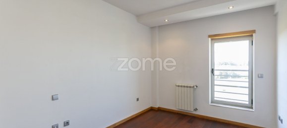 4 bedrooms Duplex in Senhora da Hora, Portugal No. 38149 21