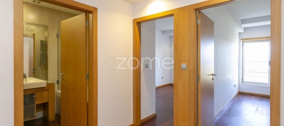 4 bedrooms Duplex in Senhora da Hora, Portugal No. 38149 19