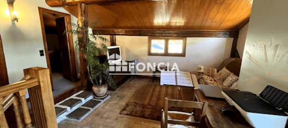 3 bedrooms House in Les Allues, France No. 204550 4