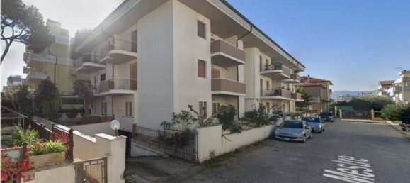 3-salle Appartement à Alba Adriatica, Italy No. 234805 2