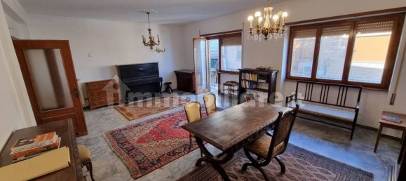 5 rooms Apartment in Rome, Italy No. 68814 4