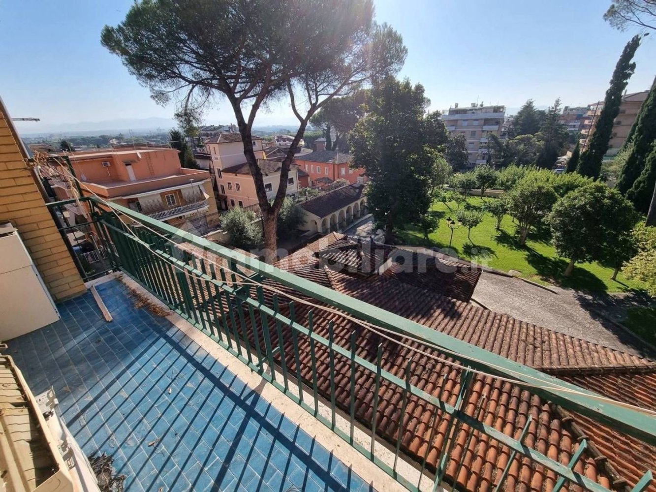 5 rooms Apartment in Rome, Italy No. 68814
