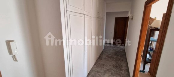 5 rooms Apartment in Rome, Italy No. 68814 3