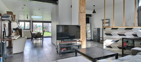 2 bedrooms House in Colombes, France No. 150328 3