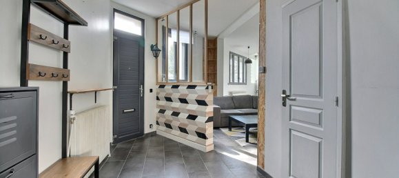 2 bedrooms House in Colombes, France No. 150328 7