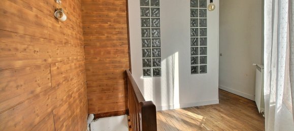 2 bedrooms House in Colombes, France No. 150328 9