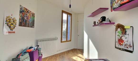 2 bedrooms House in Colombes, France No. 150328 12