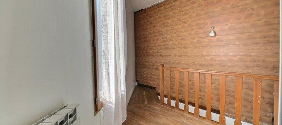 2 bedrooms House in Colombes, France No. 150328 10