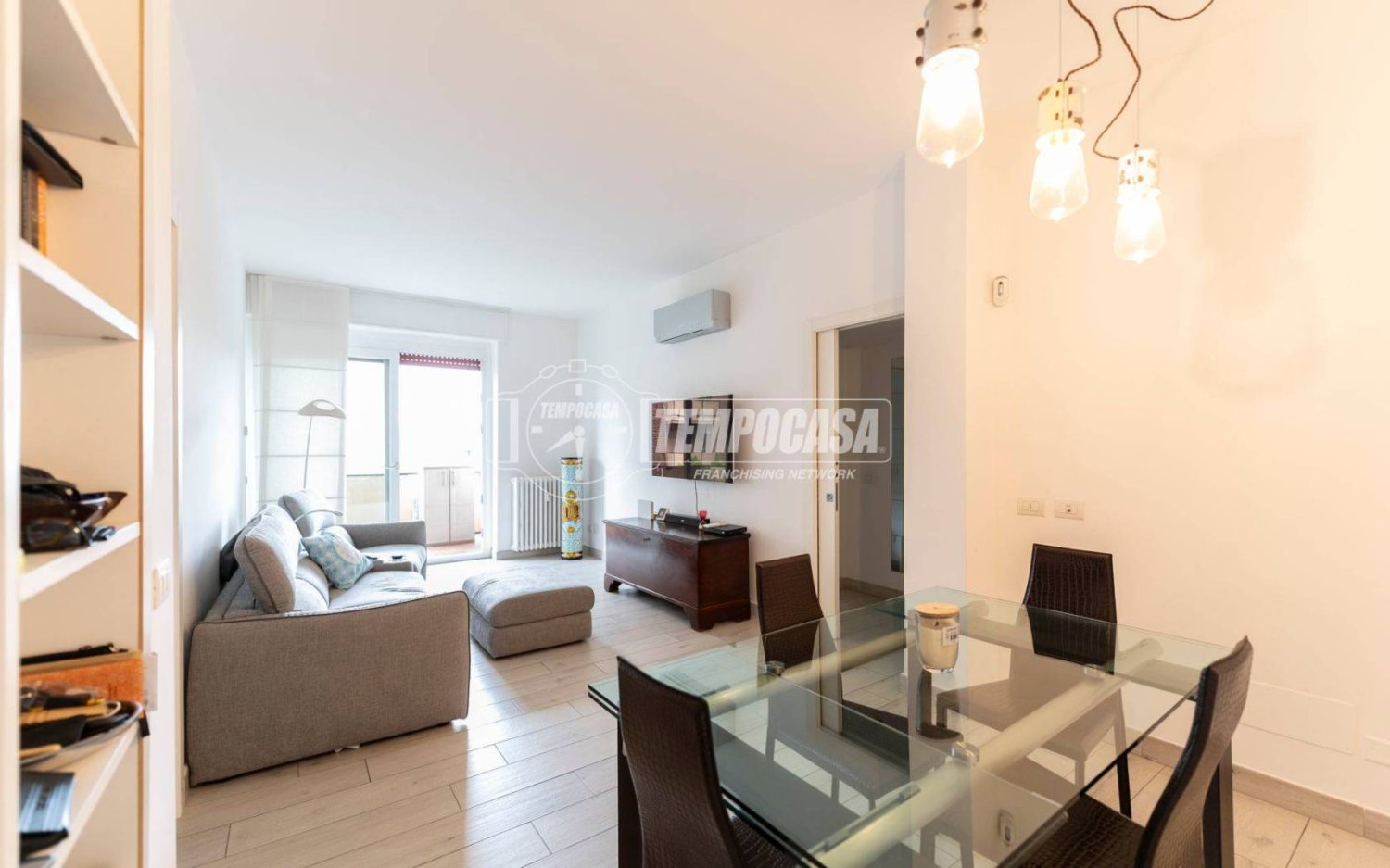 Apartamento de 2 dormitorios en Milan, Italy No. 266566