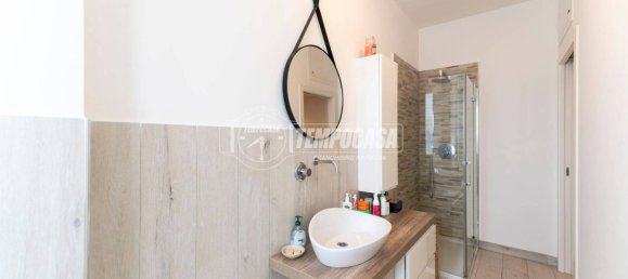Apartamento de 2 dormitorios en Milan, Italy No. 266566 16