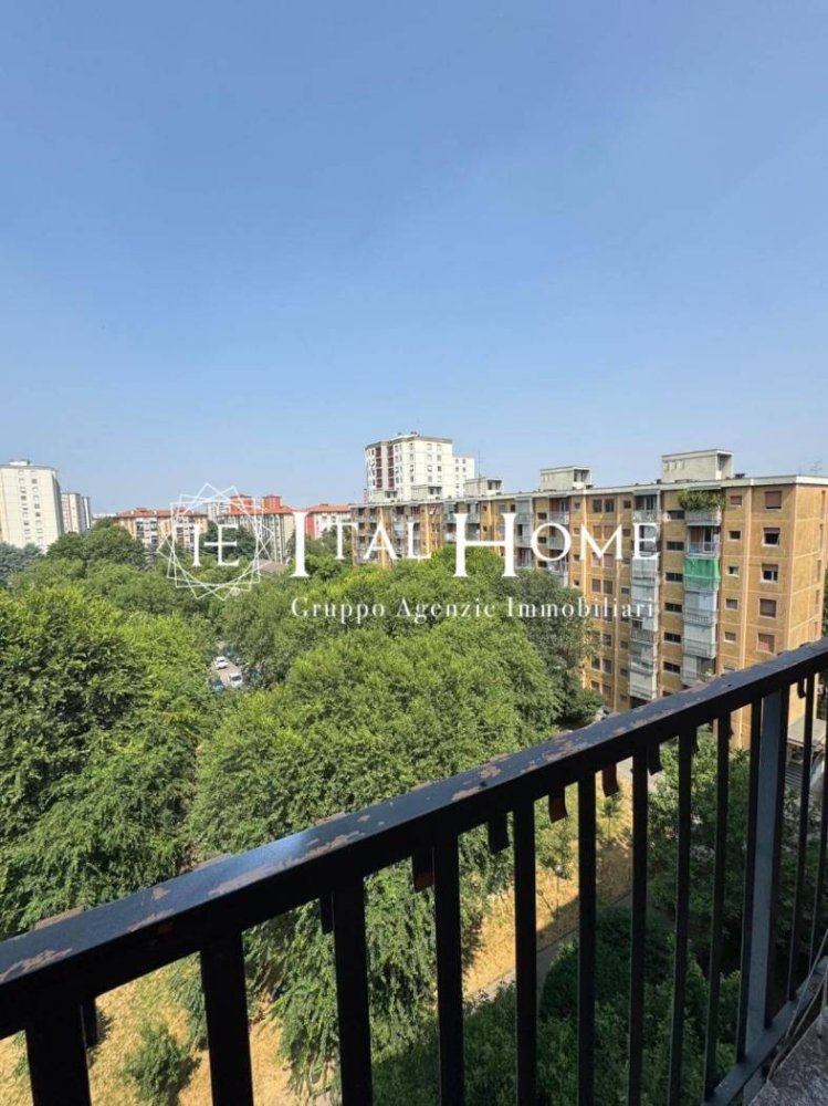 2 bedrooms Apartment in Milan, Italy No. 330738