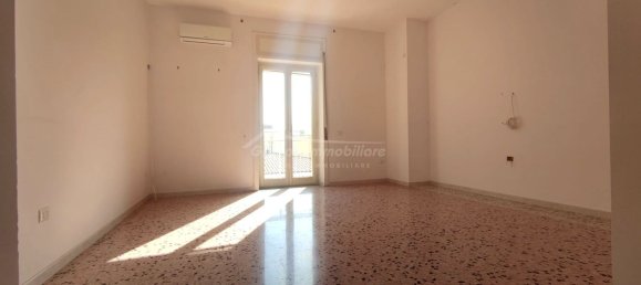 4 bedrooms Apartment in Massa di Somma, Italy No. 327728 8
