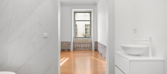 2 bedrooms Apartment in Lisbon, Portugal No. 74502 3