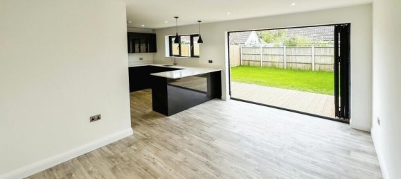 4 bedrooms House in Littlehampton, United Kingdom No. 10636 3