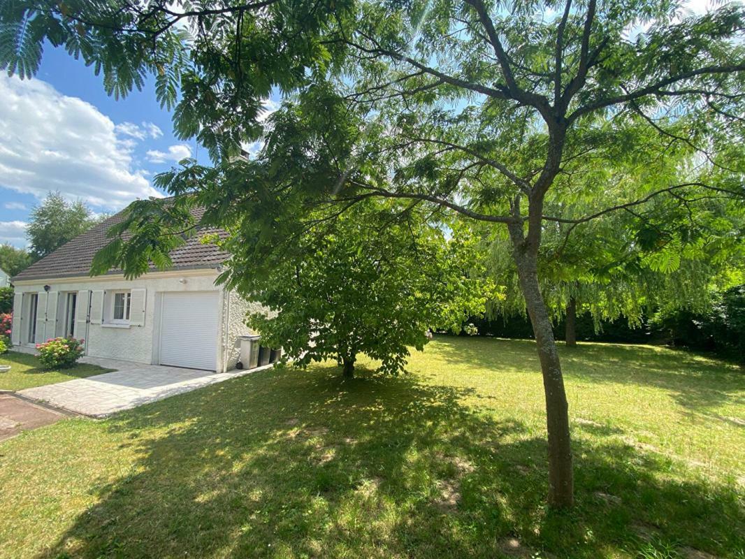 3 bedrooms House in Chantilly, France No. 349099