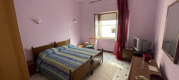 Квартира с 6 комнатами в Сассари, Италия № 92234 3