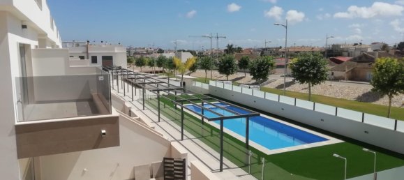 Bungalow de 2 dormitorios en Pilar de la Horadada, Spain No. 11636 8