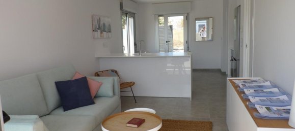 Bungalow de 2 dormitorios en Pilar de la Horadada, Spain No. 11636 3