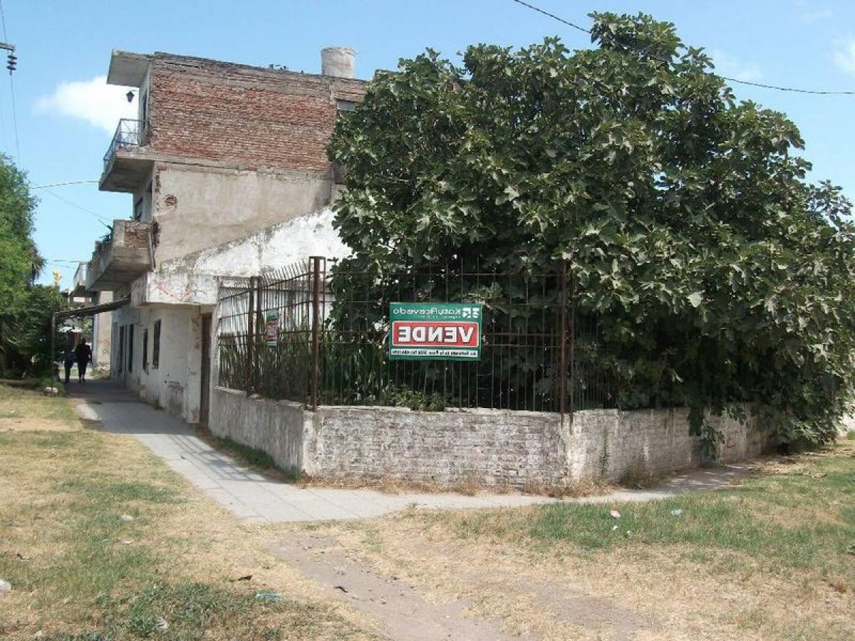 3 bedrooms House in Mar del Plata, Argentina No. 73949