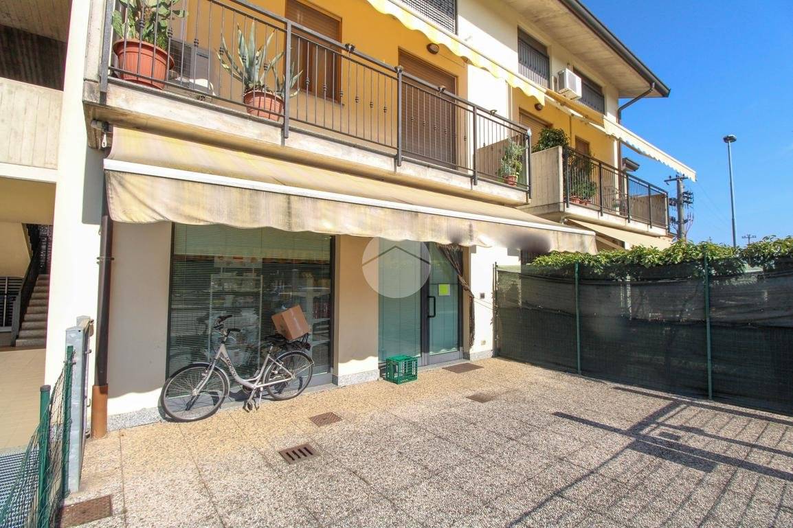 Офис с 3 комнатами в Кальвенцано, Италия № 63108