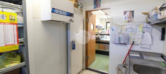 Офис с 3 комнатами в Кальвенцано, Италия № 63108 5