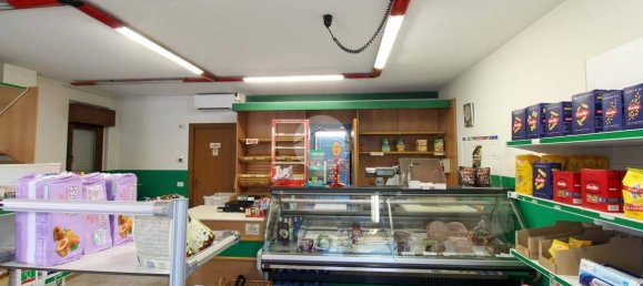 Офис с 3 комнатами в Кальвенцано, Италия № 63108 7