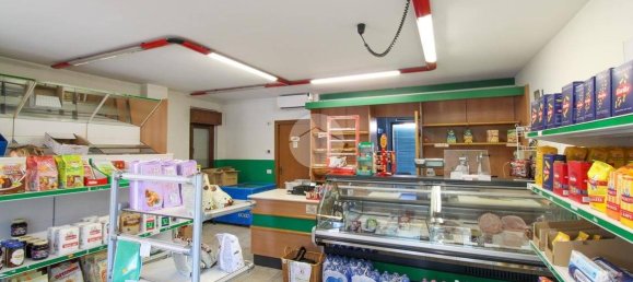 Офис с 3 комнатами в Кальвенцано, Италия № 63108 6