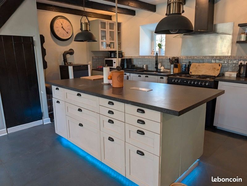 3 bedrooms House in Locarn, France No. 324439