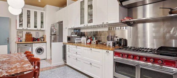 3 bedrooms Apartment in Paris, France No. 178968 12