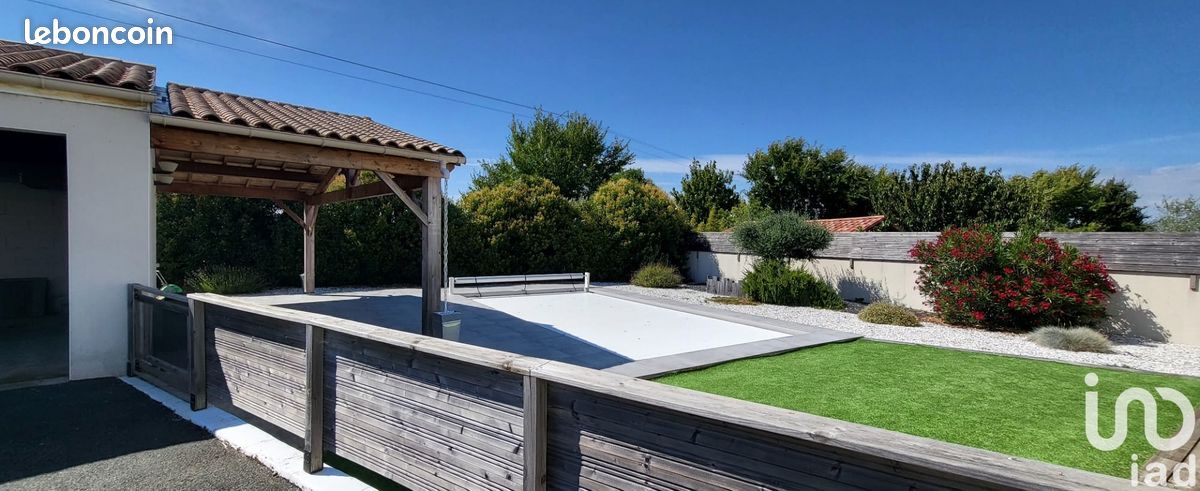 6 rooms Villa in Angliers, France No. 335903