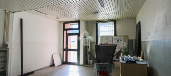2-salle Propriété commerciale à Cavenago di Brianza, Italy No. 63635 2