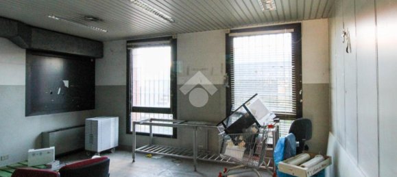 2-salle Propriété commerciale à Cavenago di Brianza, Italy No. 63635 14