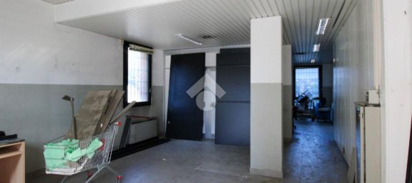 2-salle Propriété commerciale à Cavenago di Brianza, Italy No. 63635 10