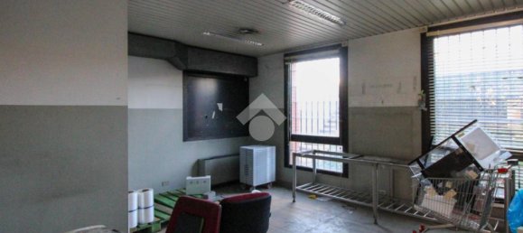 2-salle Propriété commerciale à Cavenago di Brianza, Italy No. 63635 5