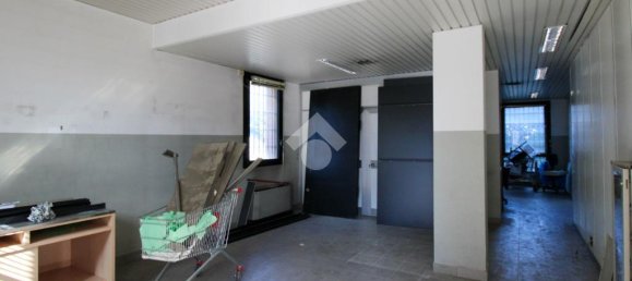 2-salle Propriété commerciale à Cavenago di Brianza, Italy No. 63635 19