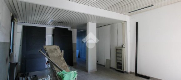 2-salle Propriété commerciale à Cavenago di Brianza, Italy No. 63635 12