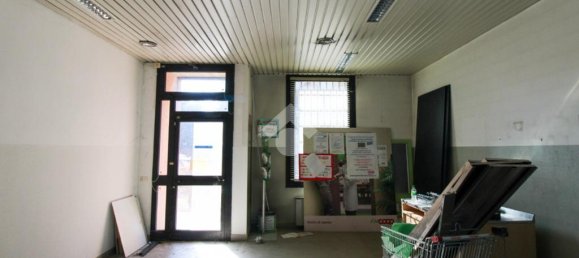 2-salle Propriété commerciale à Cavenago di Brianza, Italy No. 63635 18