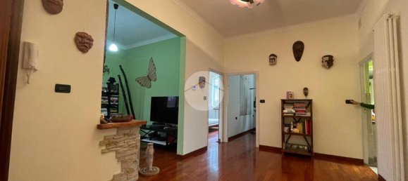 2 Schlafzimmer Wohnung in Genoa, Italy, Nr. 221292 2