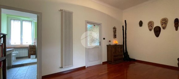 2 Schlafzimmer Wohnung in Genoa, Italy, Nr. 221292 4